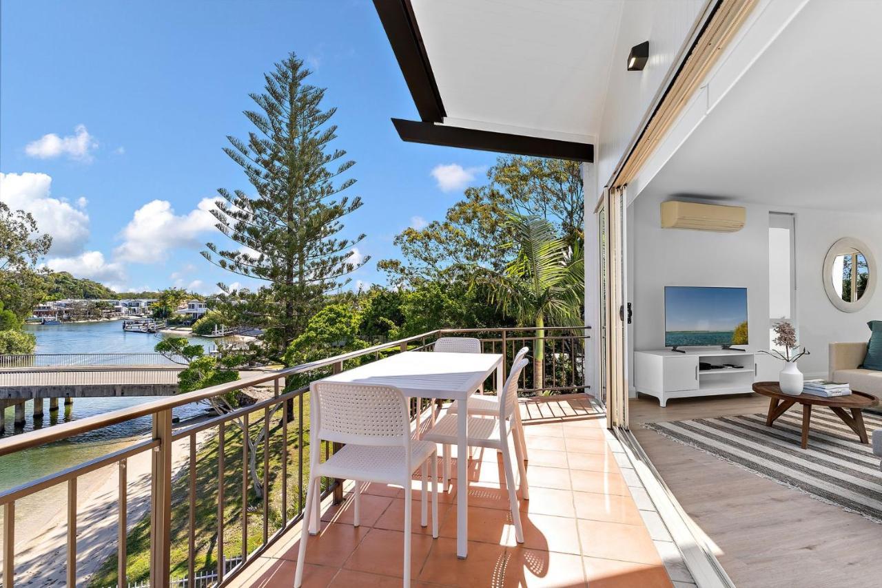 Riverfront 2 Bedroom Penthouse, Steps From Hastings Street - By