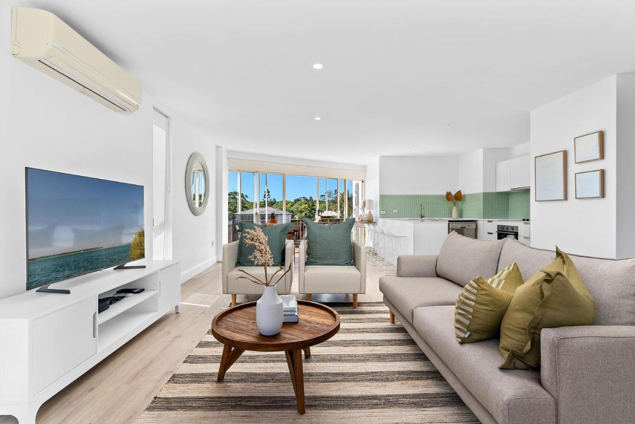 Apartamento Riverfront 2 Bedroom Penthouse, Steps From Hastings Street - By