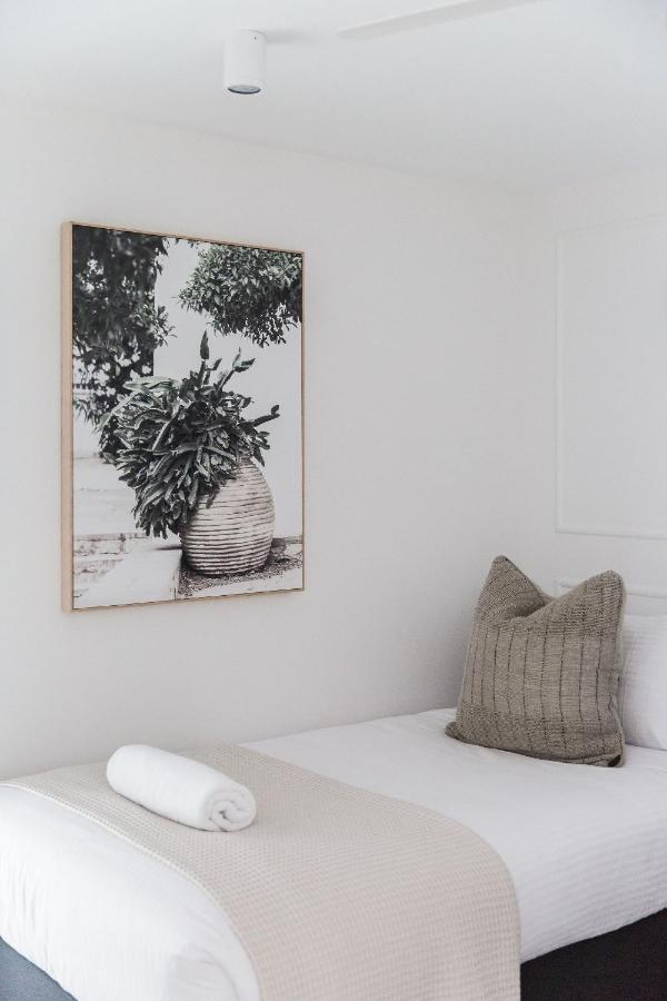 One Marola Is Stylish Privacy In Paradise *