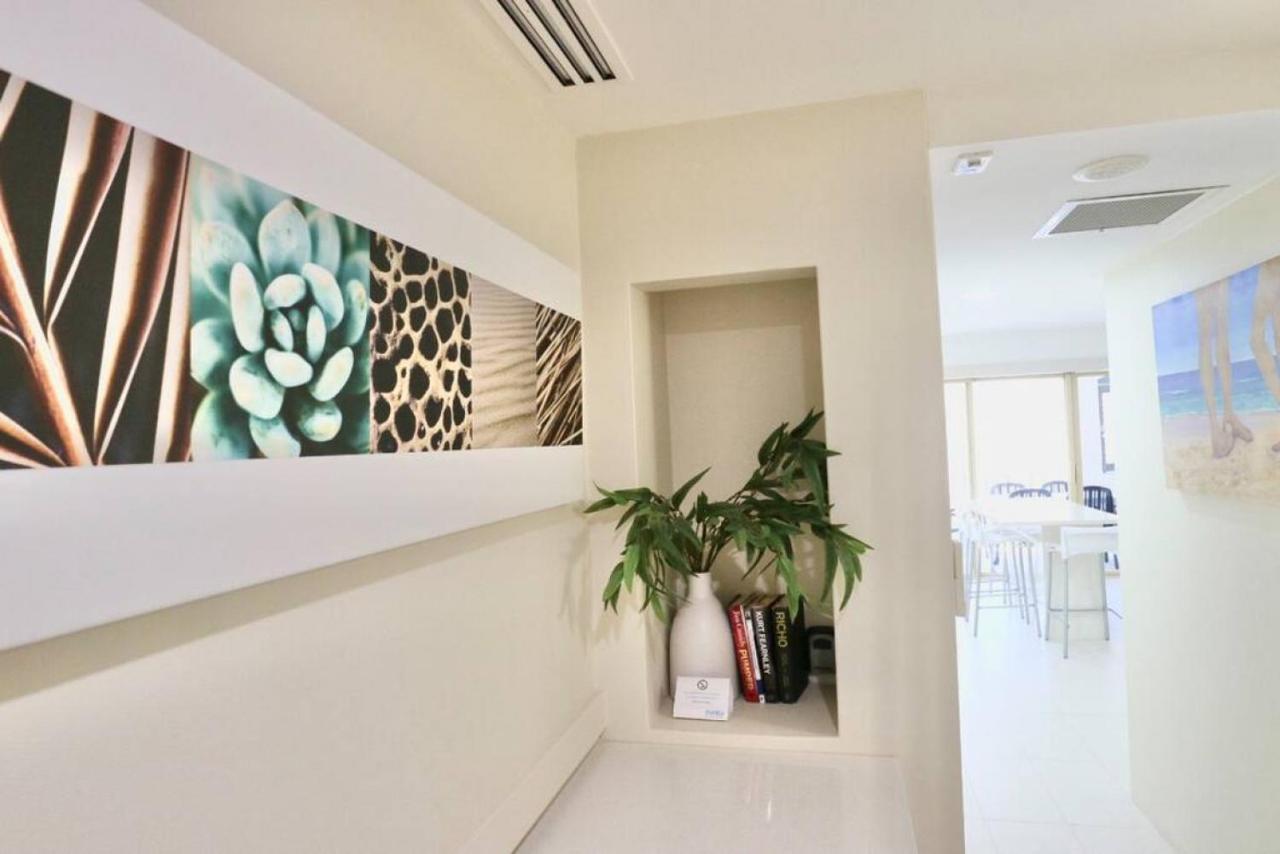 124 Hastings Street 2 Bedroom Walk To The Beach * Noosa Heads