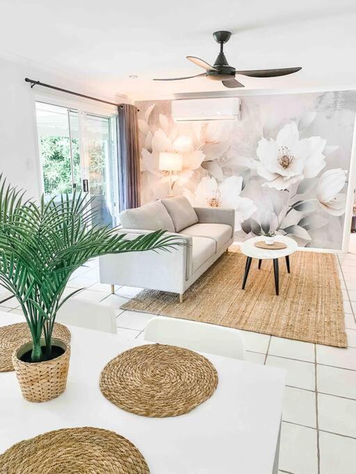 Perfect Noosa Pad With Pool Holiday home *