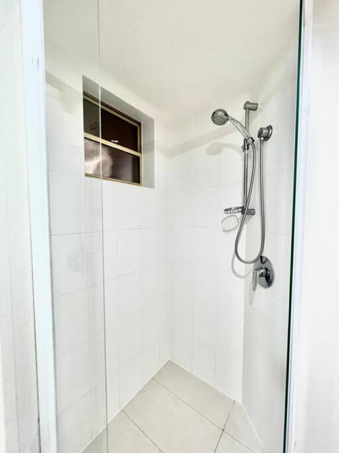 124 Hastings Street 2 Bedroom Walk To The Beach Noosa Heads