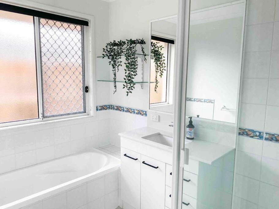 Holiday home Perfect Noosa Pad With Pool Noosaville