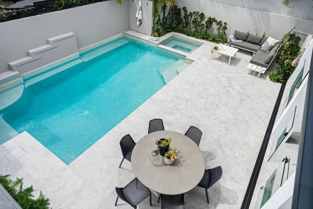 Holiday home Style On Sound Luxury Noosa *