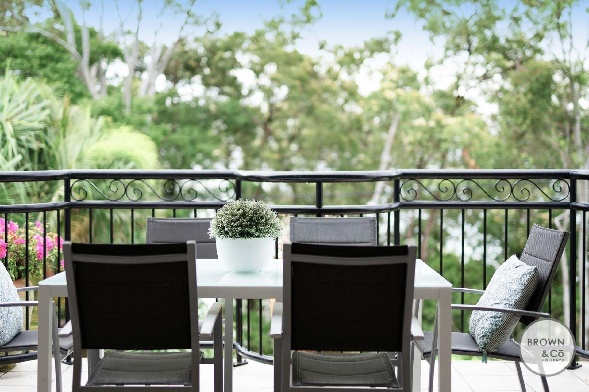 Alice Bayona 7 - Little Cove Apartment