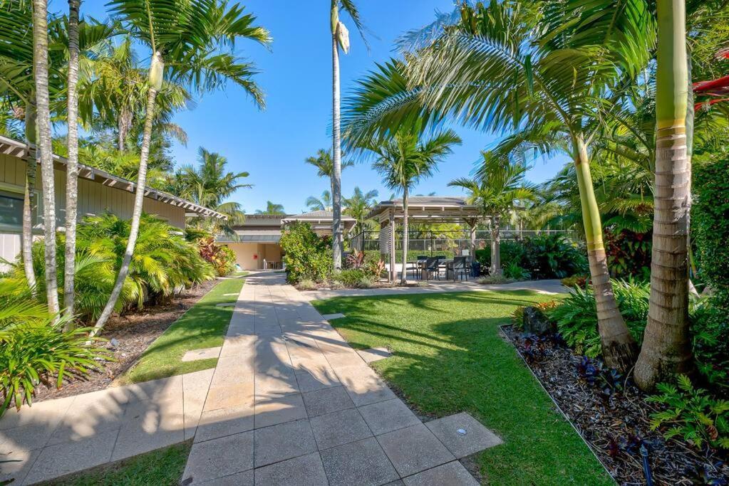 Dreaming In Luxury Beachside