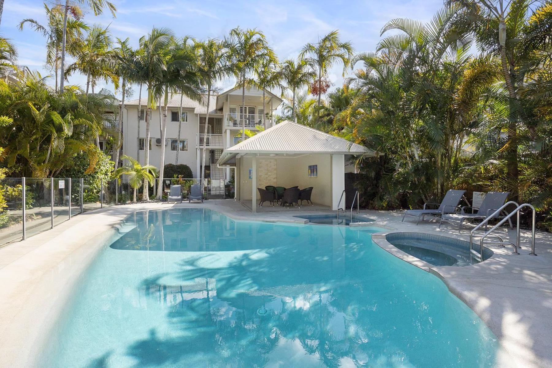 Noosa Outrigger