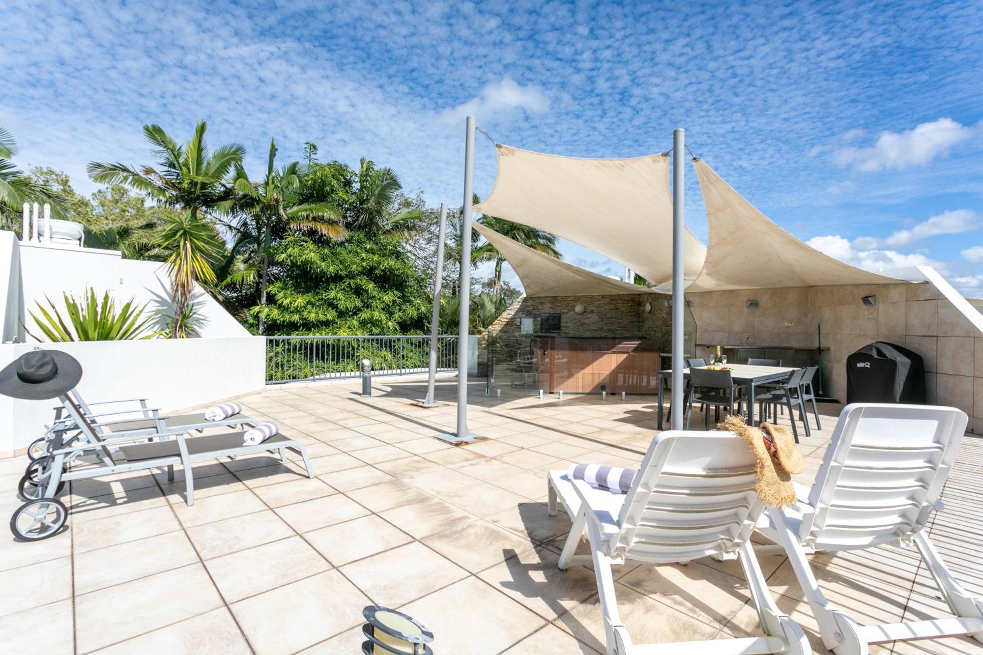 Noosa Tropicana