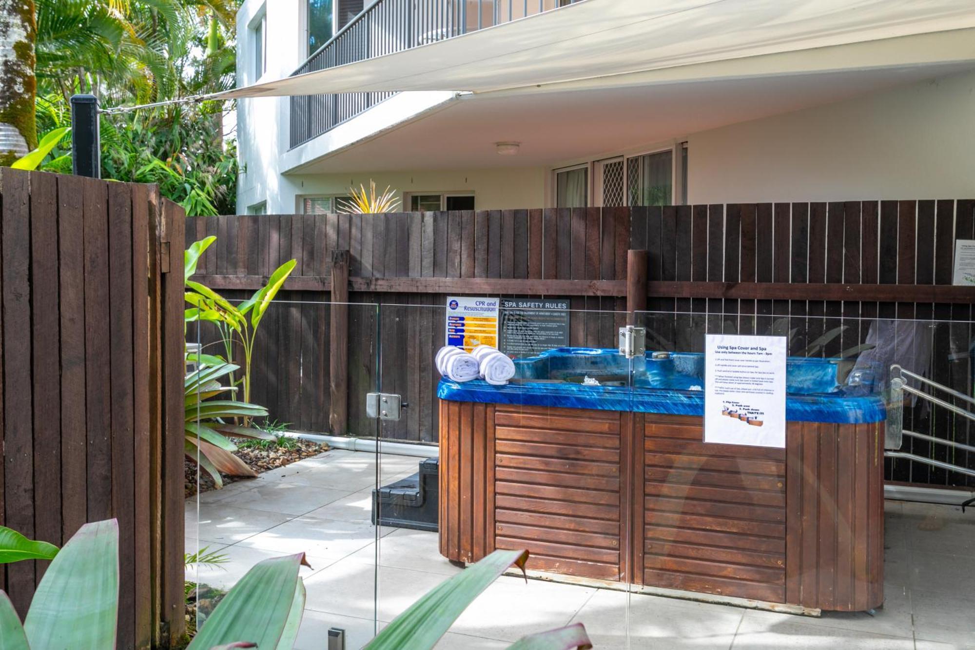 Aparthotel Noosa Tropicana 4*