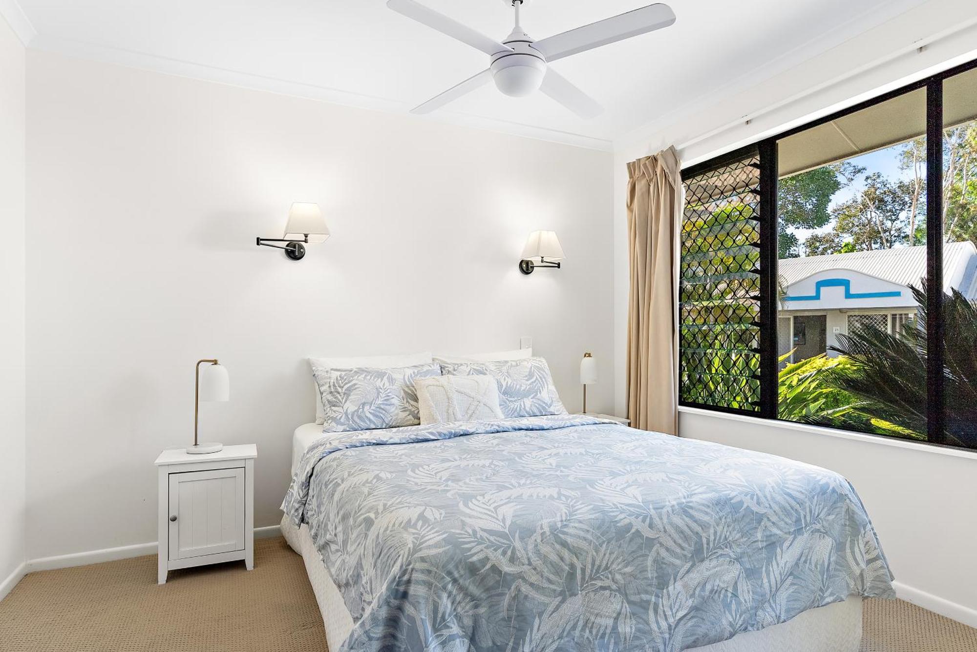 1 Bedroom Ground Level Unit In Apartment *