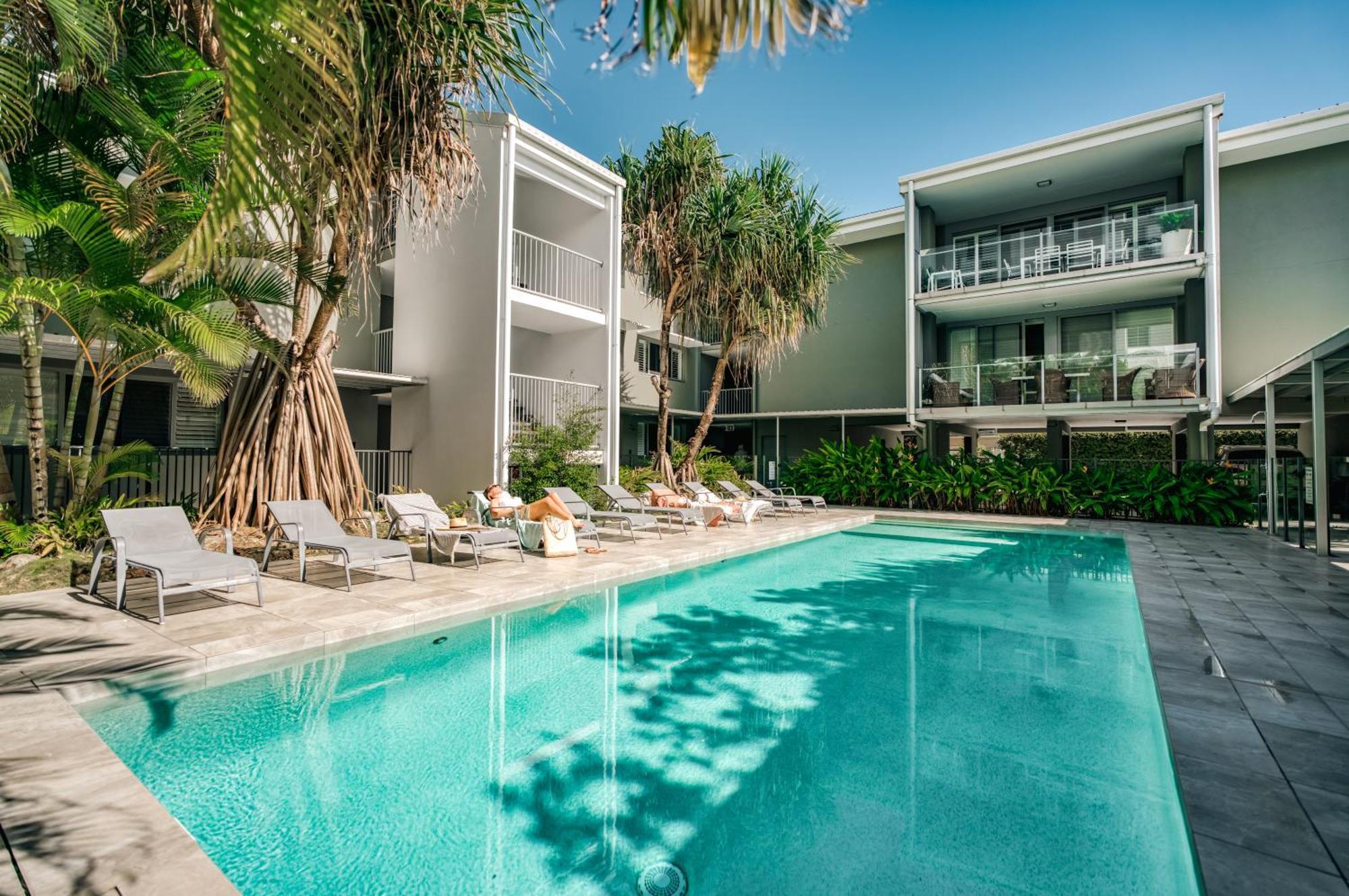 Jacaranda 4*