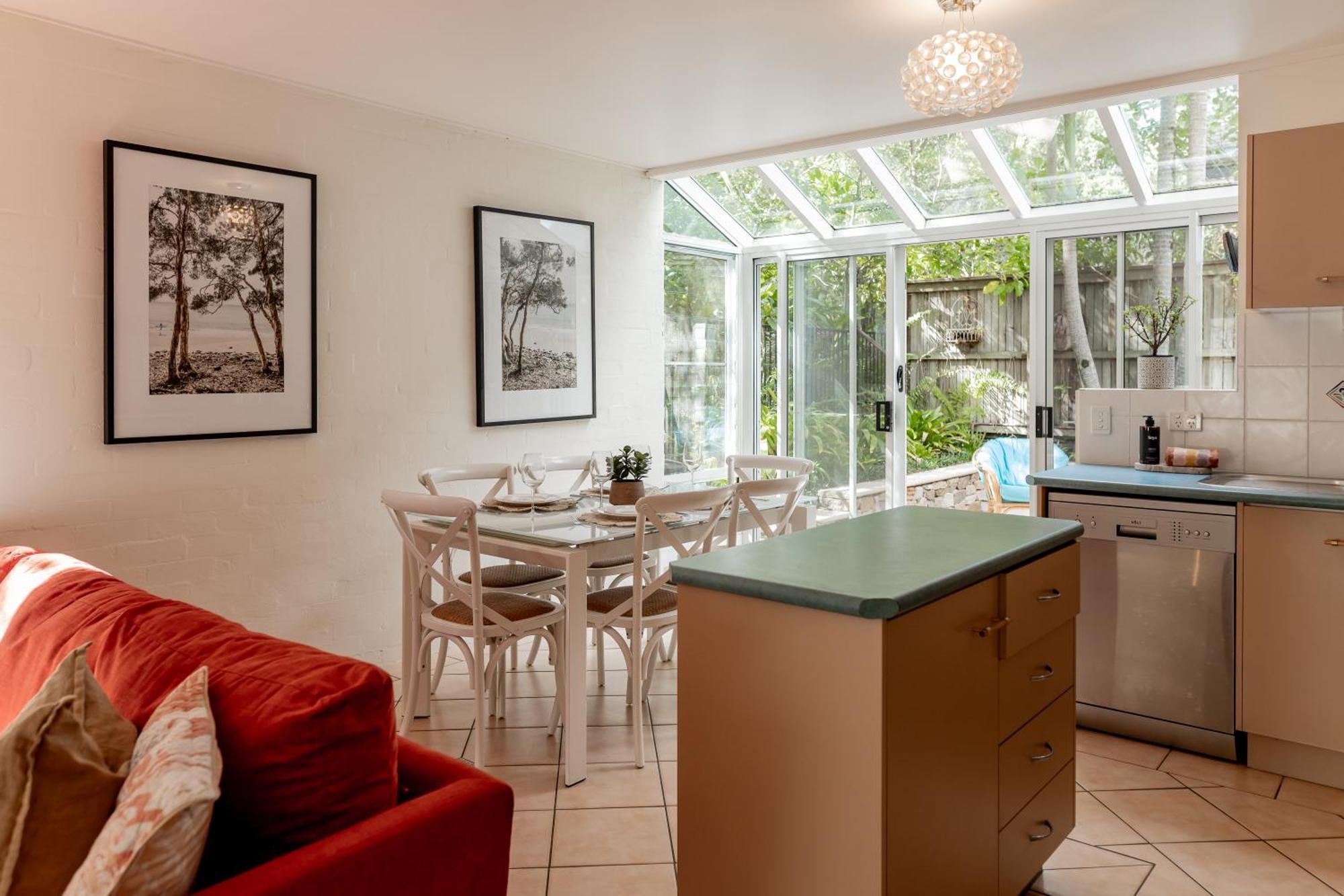Cute Little Cove Gem…walking Distance To Beach! Apartment Noosa Heads