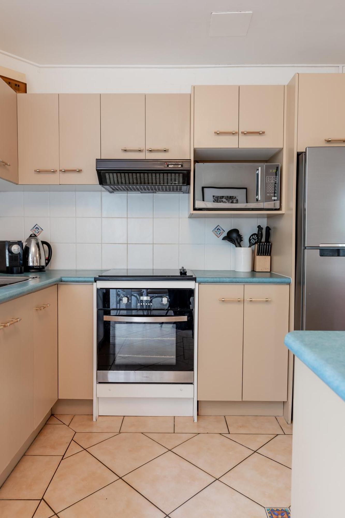 Cute Little Cove Gem…walking Distance To Beach! Apartment *