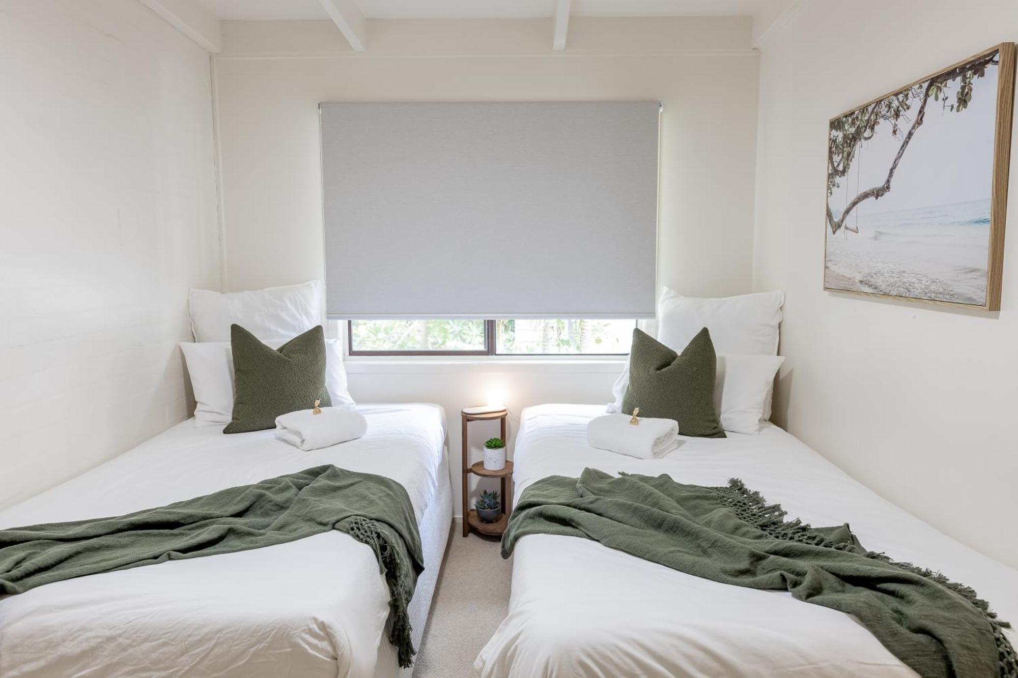 Apartment Cute Little Cove Gem…walking Distance To Beach!