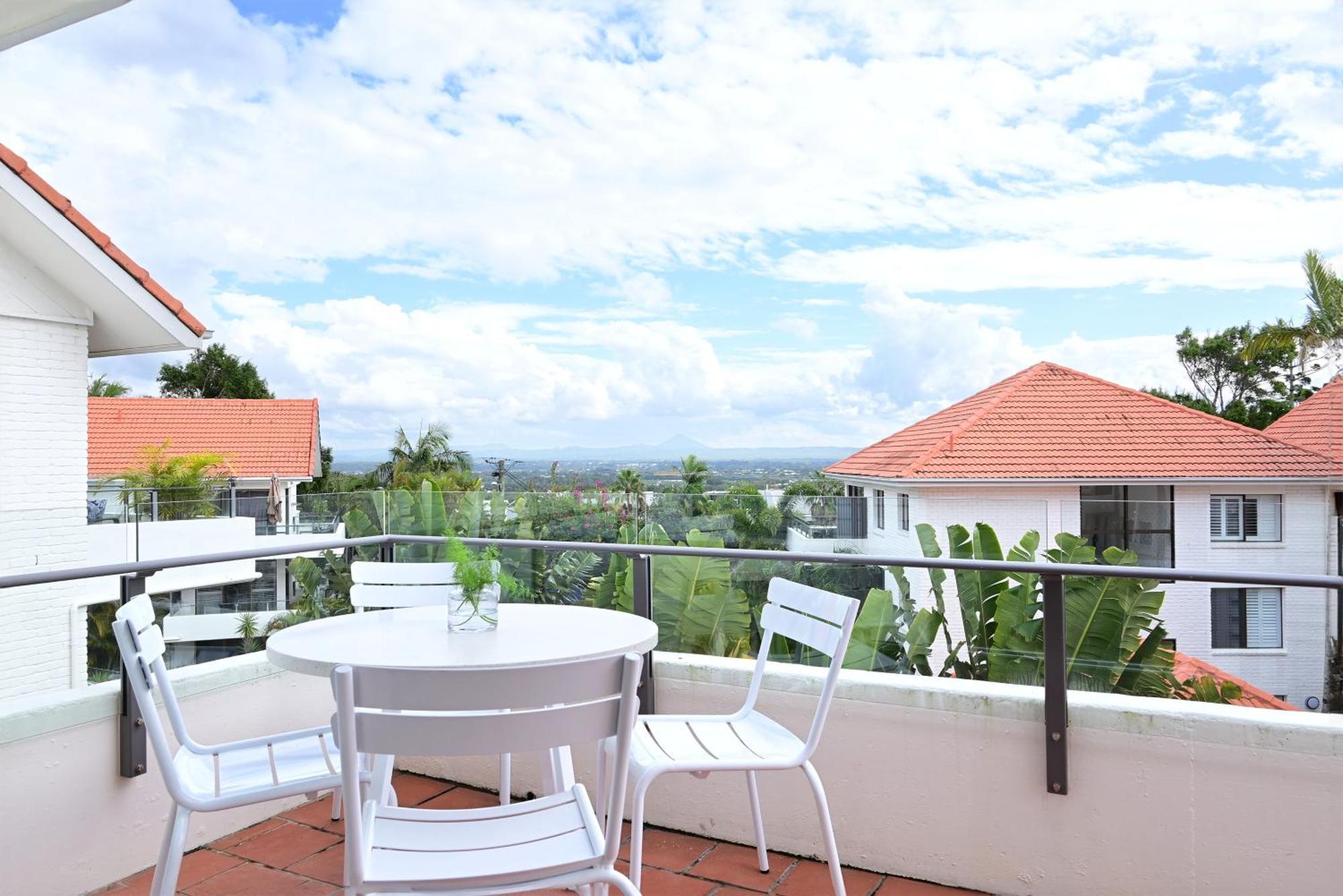 International 147 Apartment *