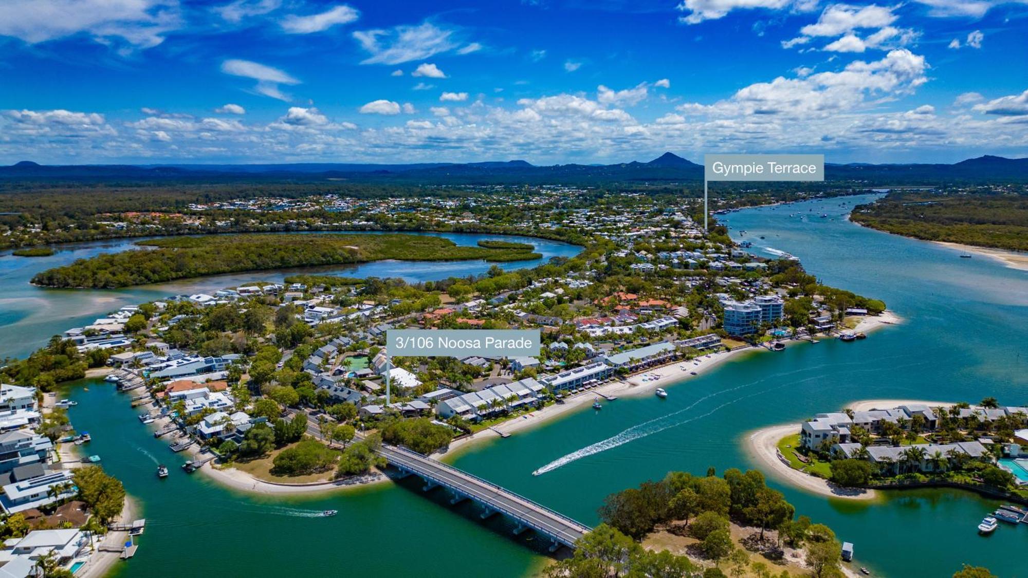Apartment Riverfront Luxury, Poolside, Near Hastings *