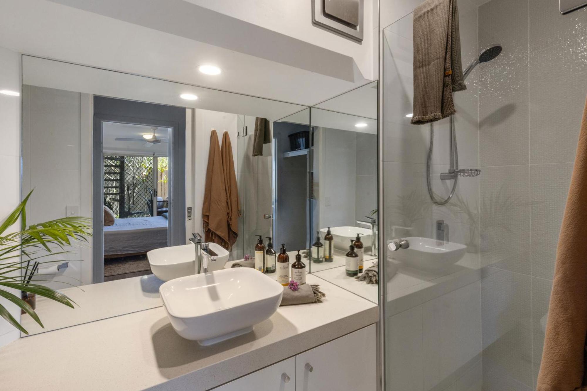 Apartment Riverfront Luxury, Poolside, Near Hastings Noosa Heads