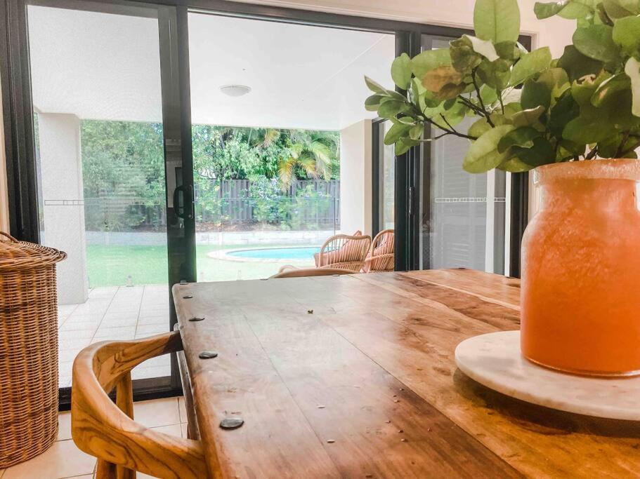 Bright And Spacious Noosa Pad With Pool * Noosaville