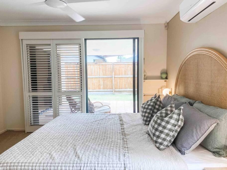 Bright And Spacious Noosa Pad With Pool Holiday home *