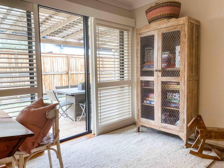 Holiday home Bright And Spacious Noosa Pad With Pool