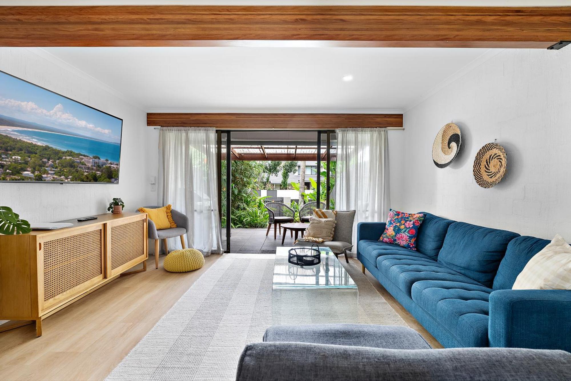Apartment Stylish Townhouse, Private Courtyard Walk To Noosaville