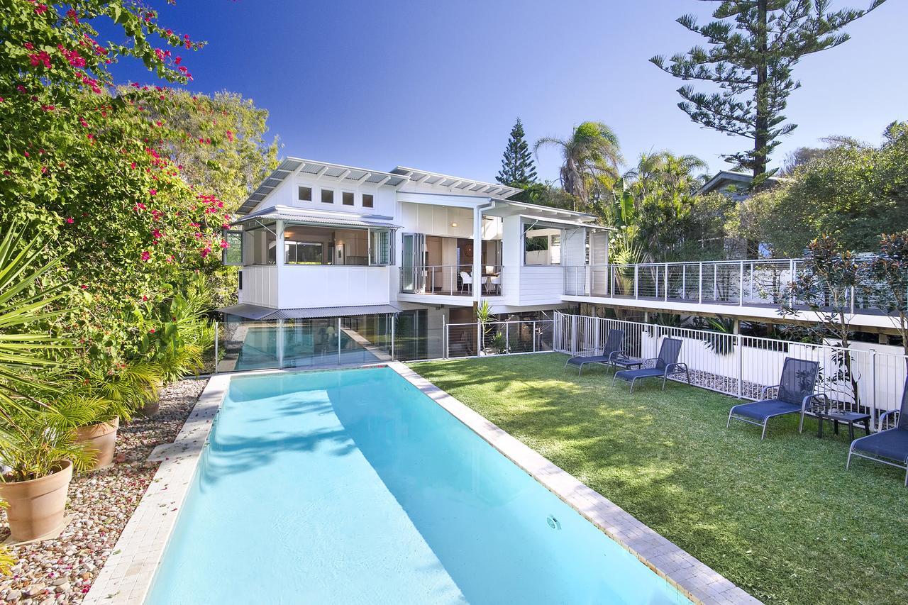Designer Haven, Pool, Walk To Beach Noosa Heads