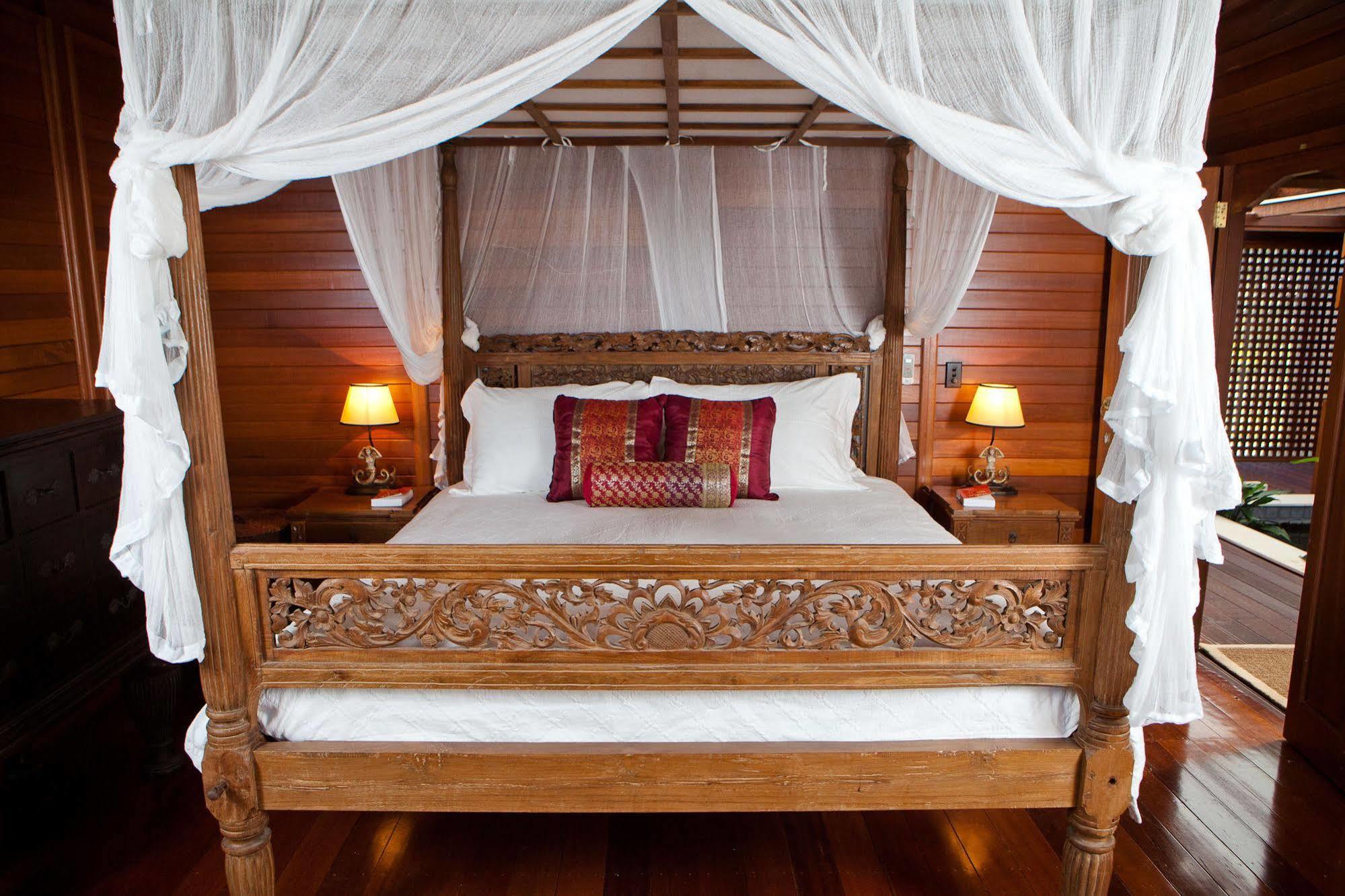 Hotel Makepeace Island