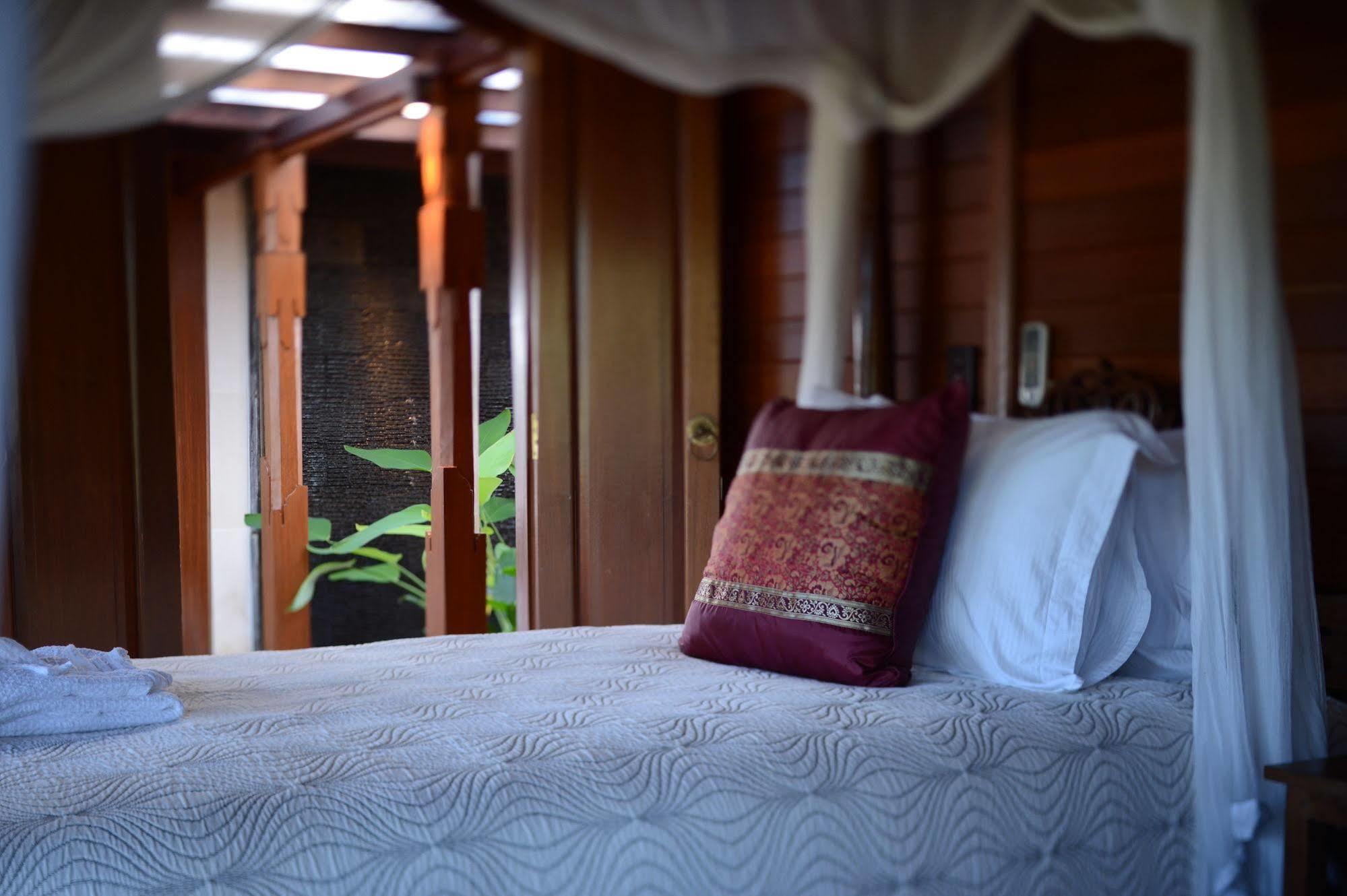 Makepeace Island 5* Noosa North Shore