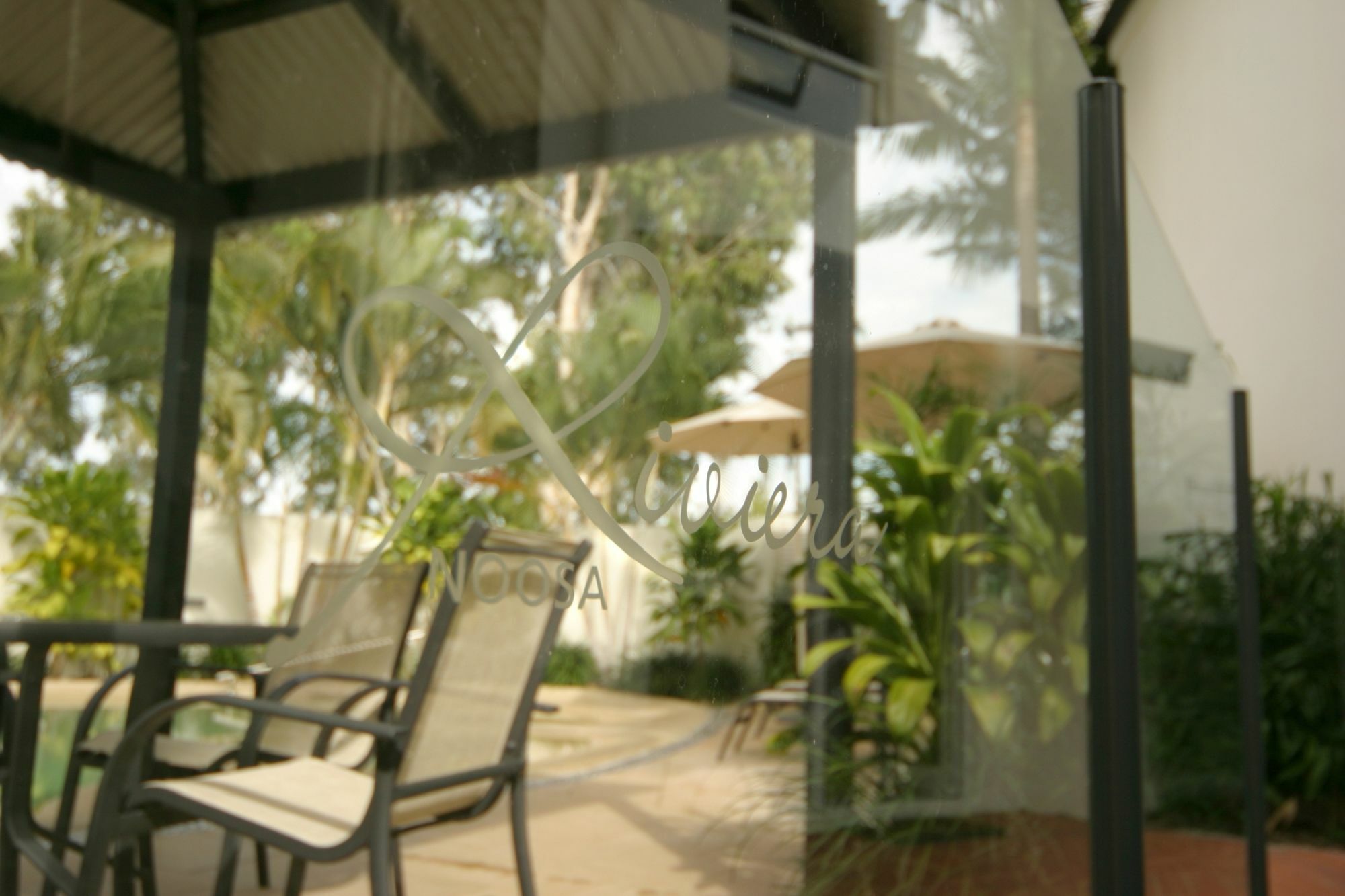 Noosa Riviera 4*